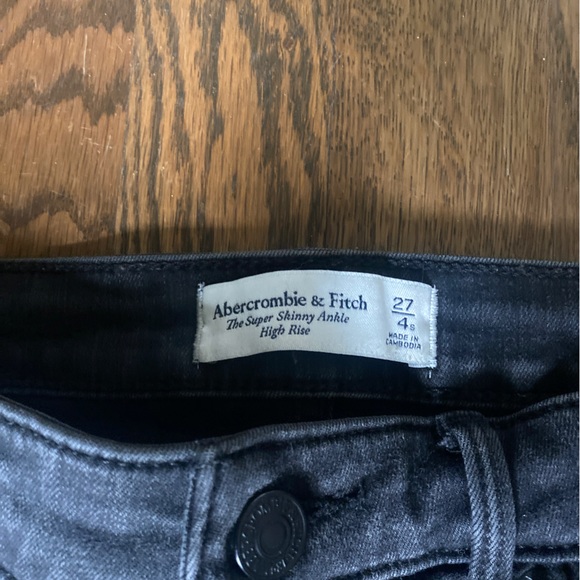 BLACK Abercrombie Skinny Jeans - Picture 2 of 3